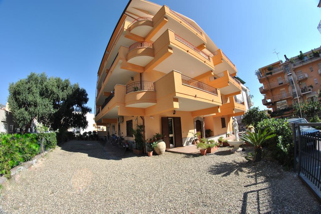 B&B Mareagro Santa Teresa Di Riva Værelse billede
