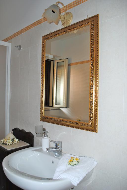 B&B Mareagro Santa Teresa Di Riva Værelse billede